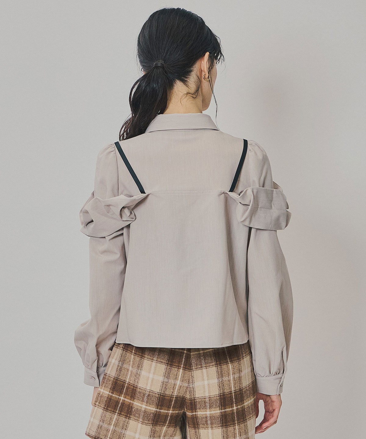 リボンフリルショルダーブラウス