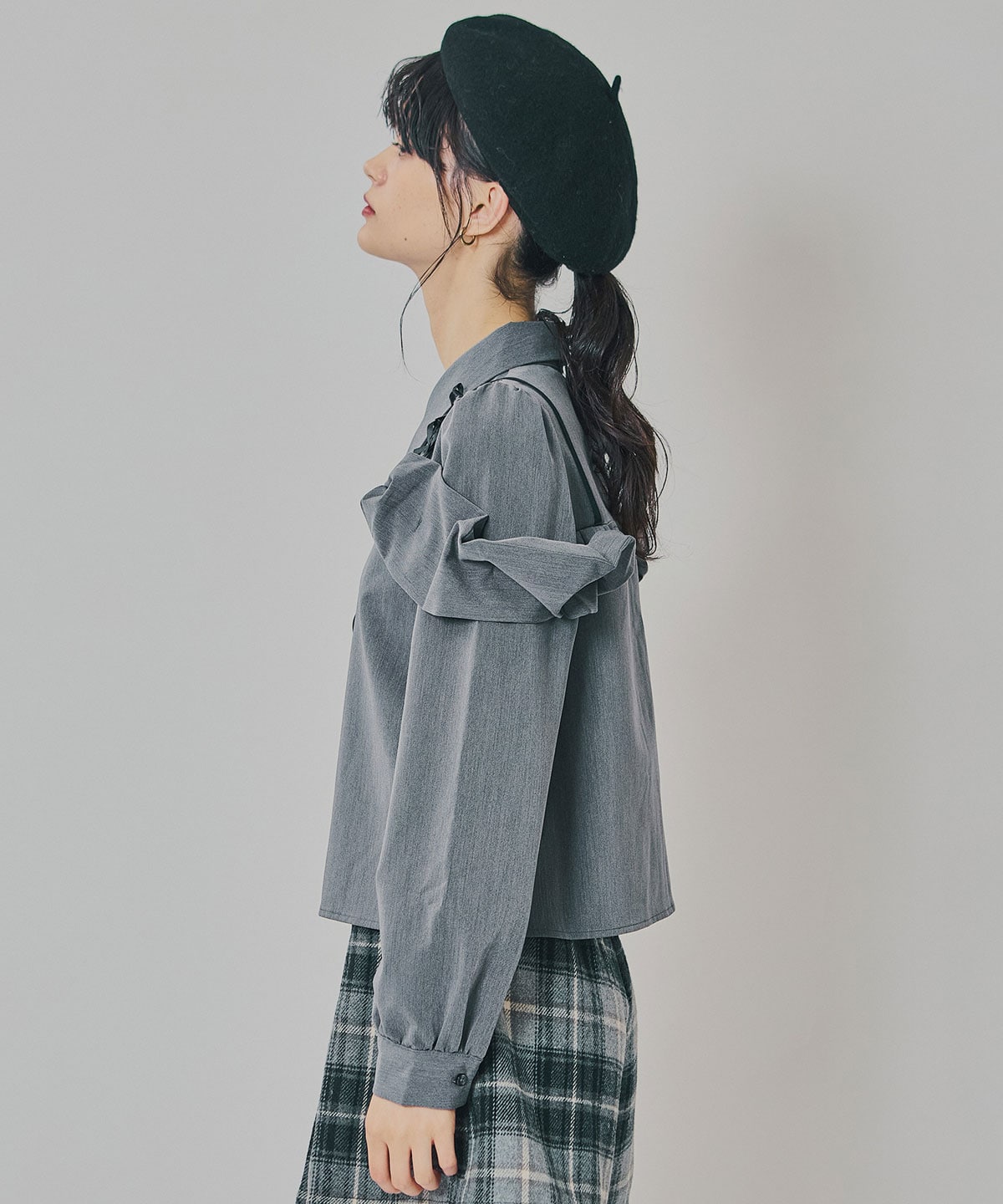 リボンフリルショルダーブラウス