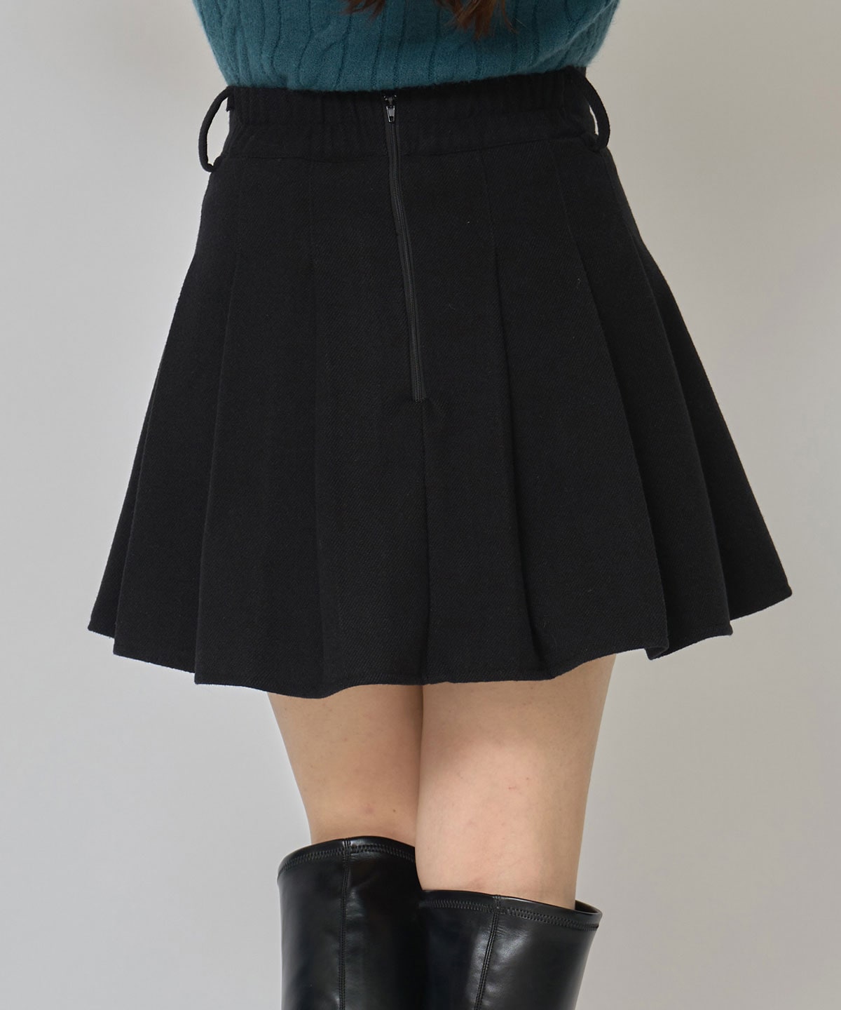 ファーチャームウールライクプリーツミニスカート