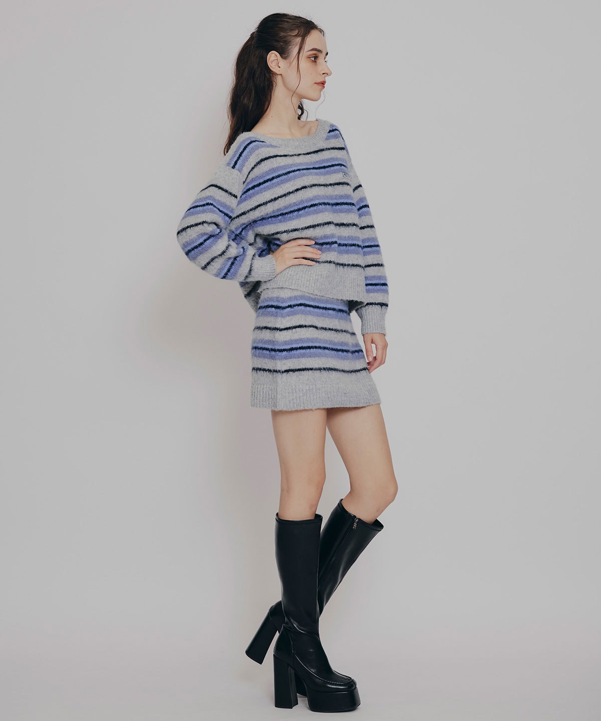 フラッフィニットボーダープルオーバー×タイトミニスカートセットアップ