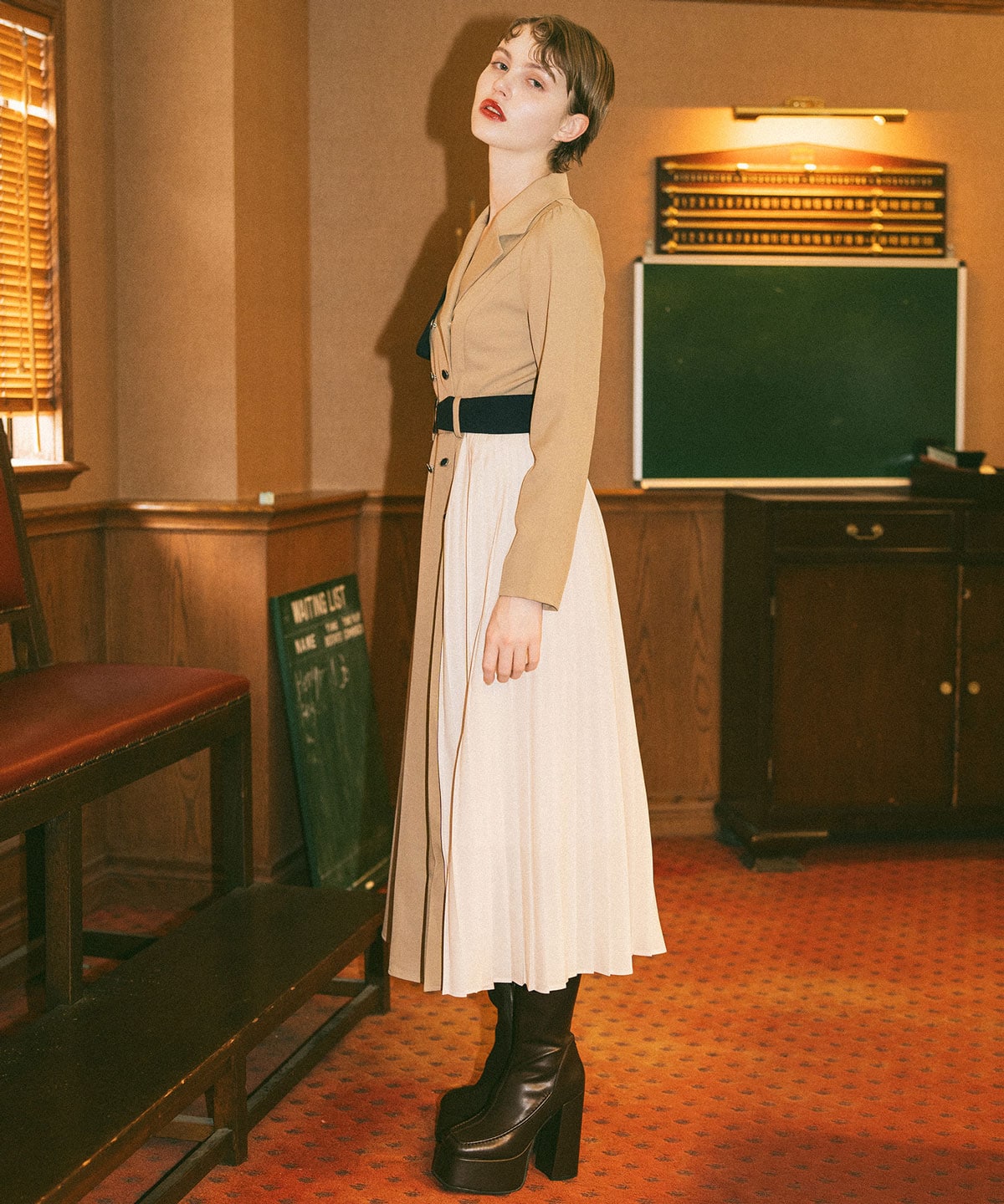 バイカラープリーツトレンチワンピース