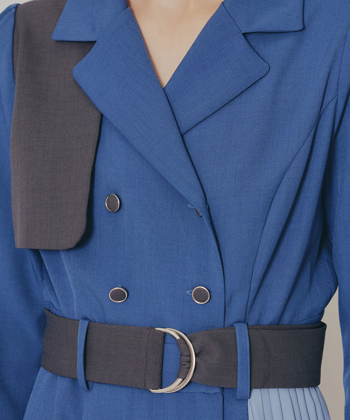 バイカラープリーツトレンチワンピース