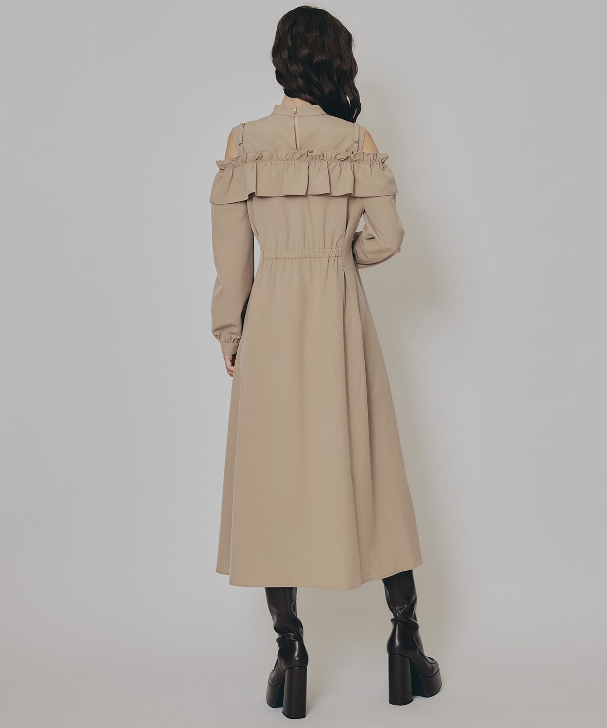 オープンショルダーフリルワンピース