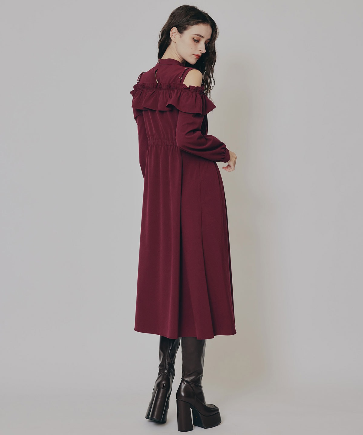 オープンショルダーフリルワンピース