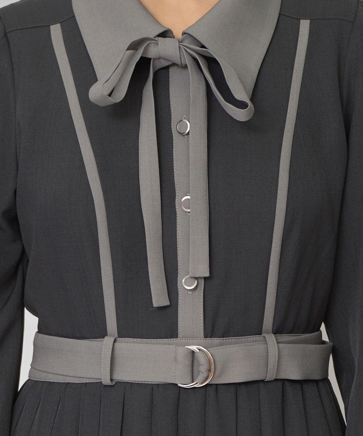 クラシカルバイカラーラインリボンタイプリーツロングワンピース