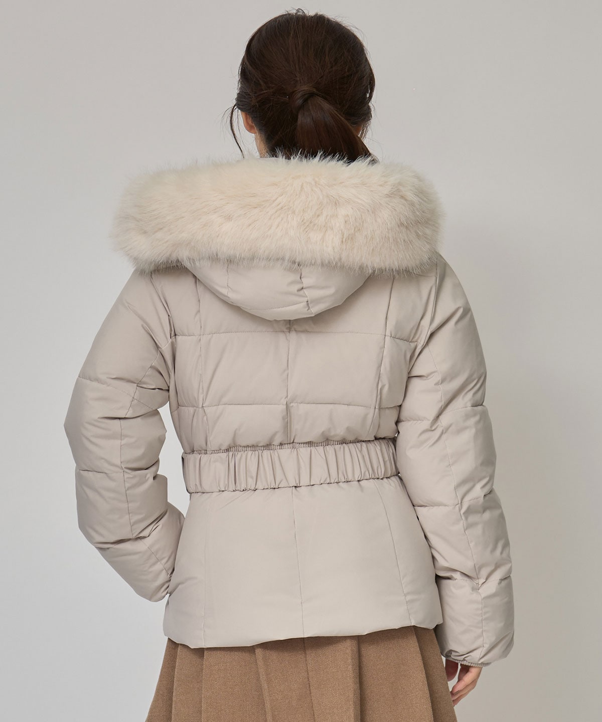 ベルトデザインキルティングファイバーダウンジャケット