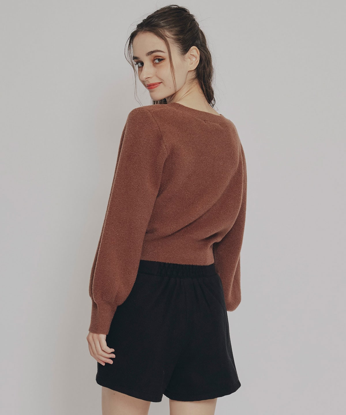 Azelyフラッフィニットプルオーバー