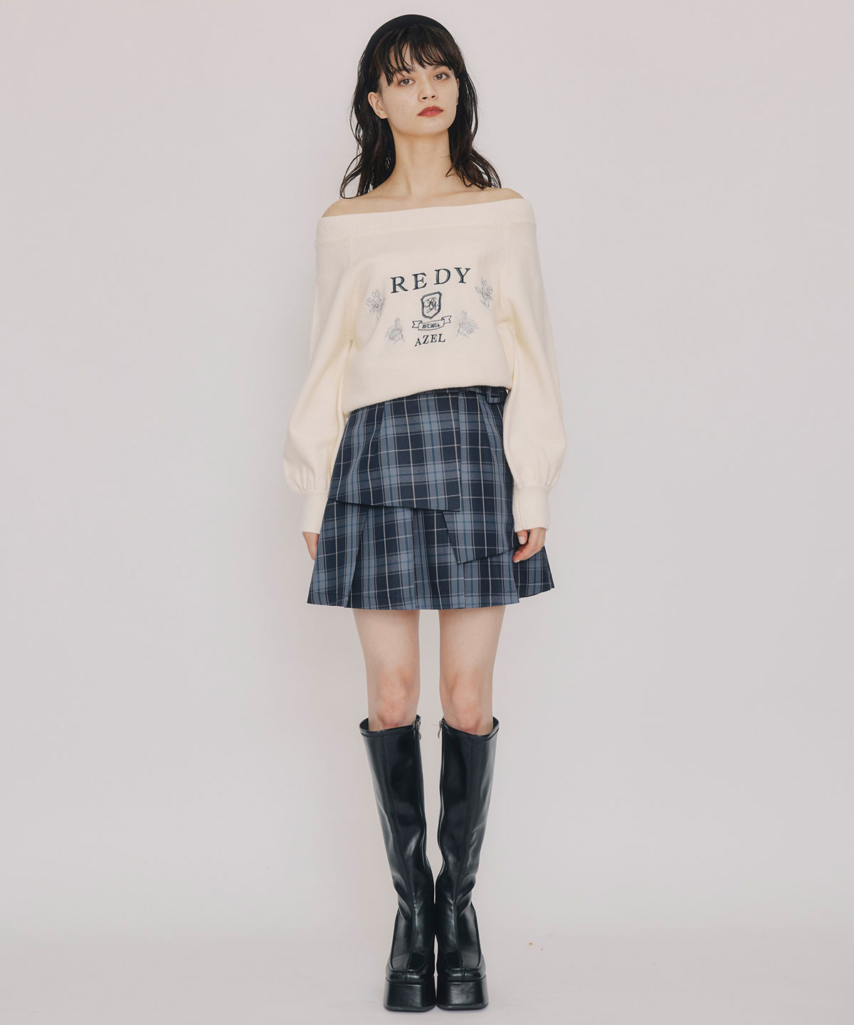 ビジューロゴエンブロイダリーニットプルオーバー