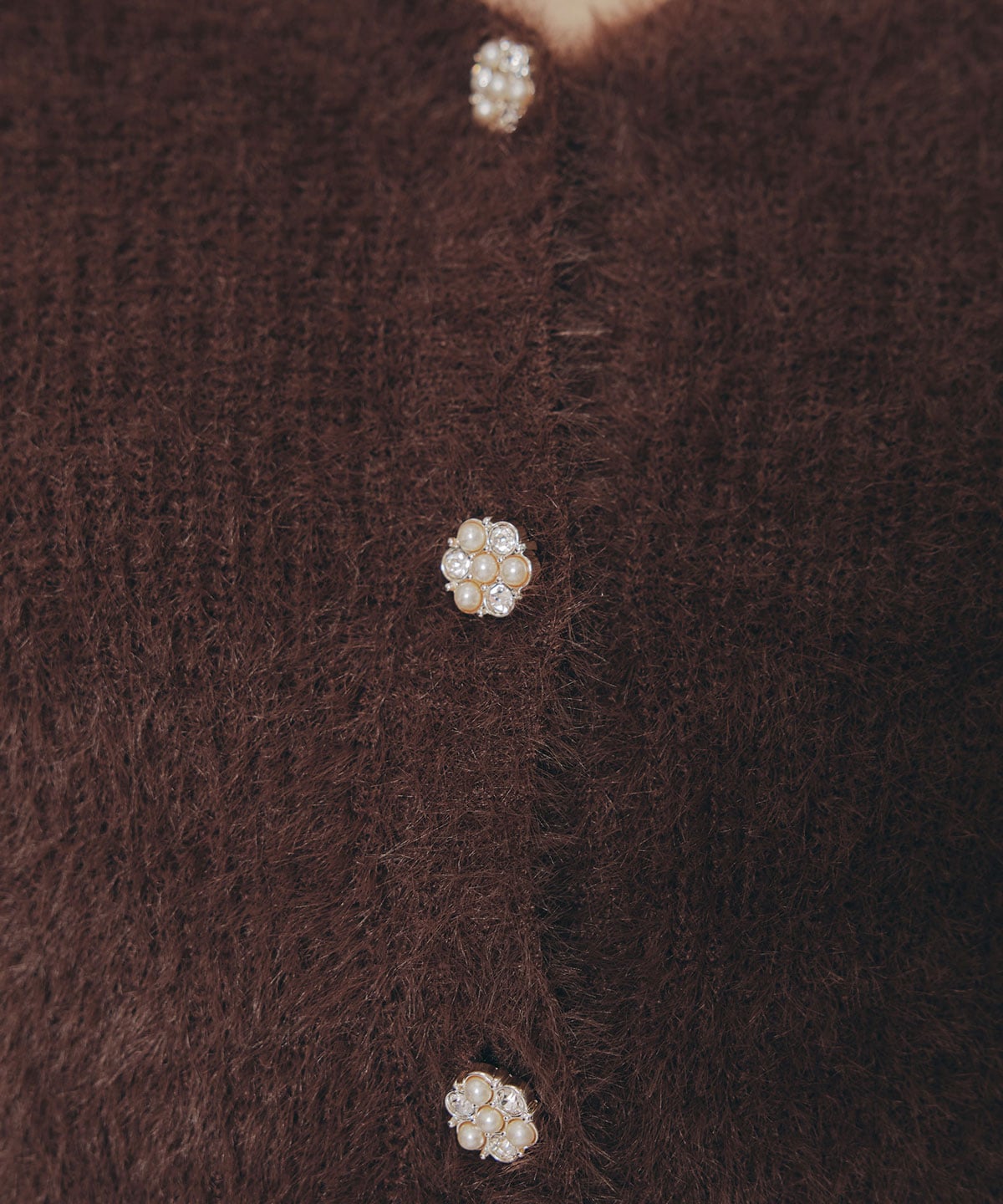 フェザーヤーンビジューボタンカーディガン