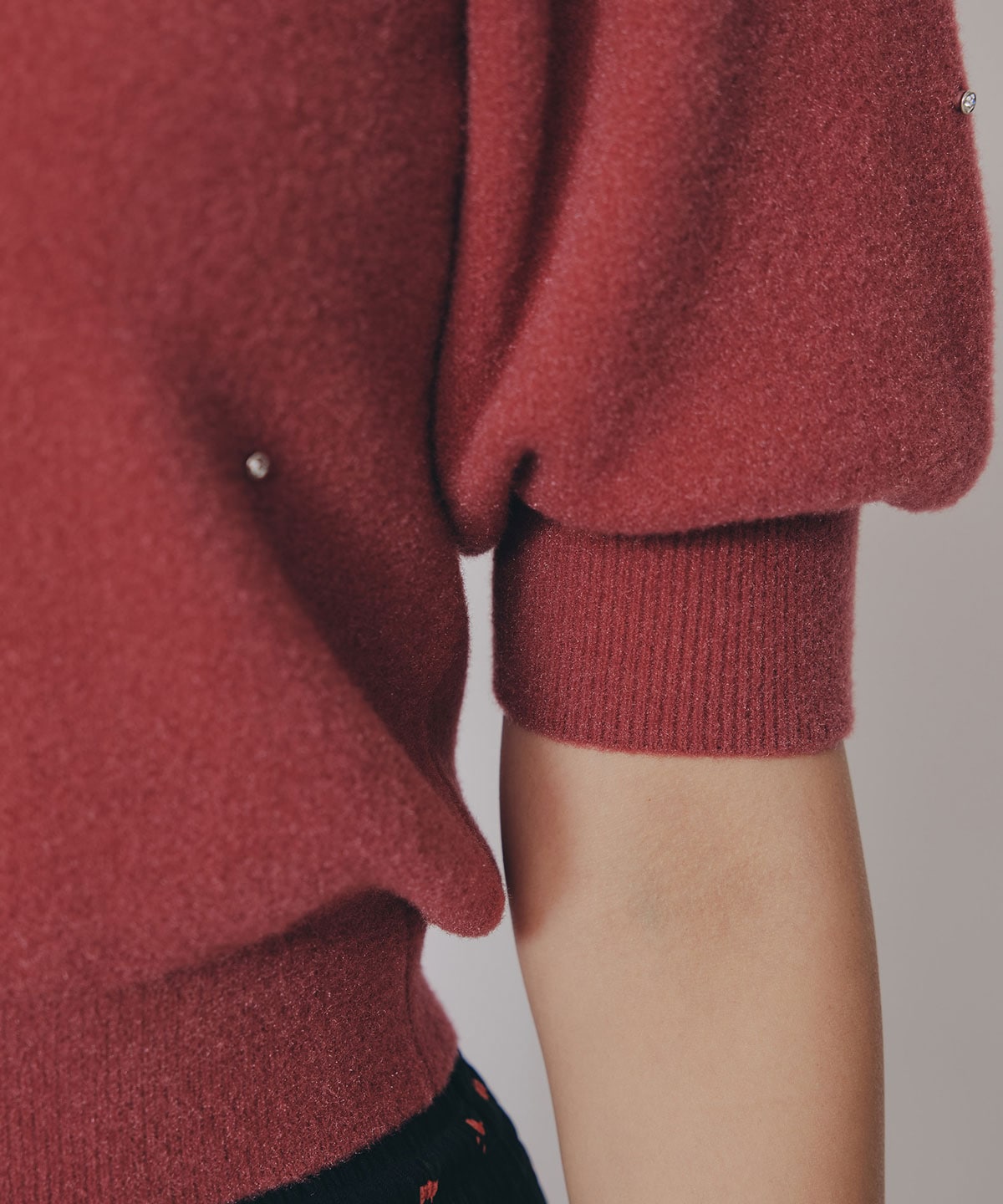 ビジューパフスリーブニットトップス