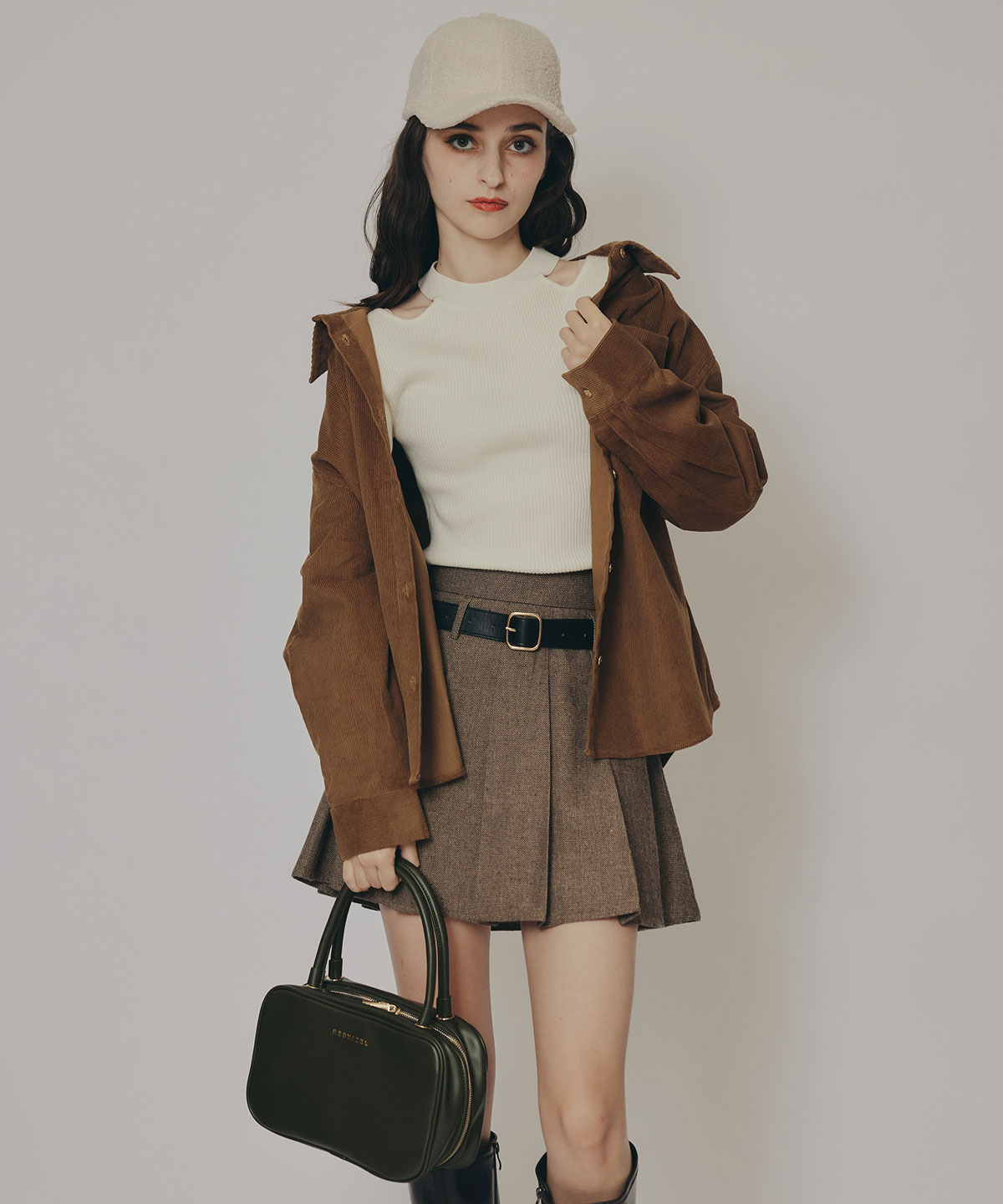 カットアウトリブニットトップス