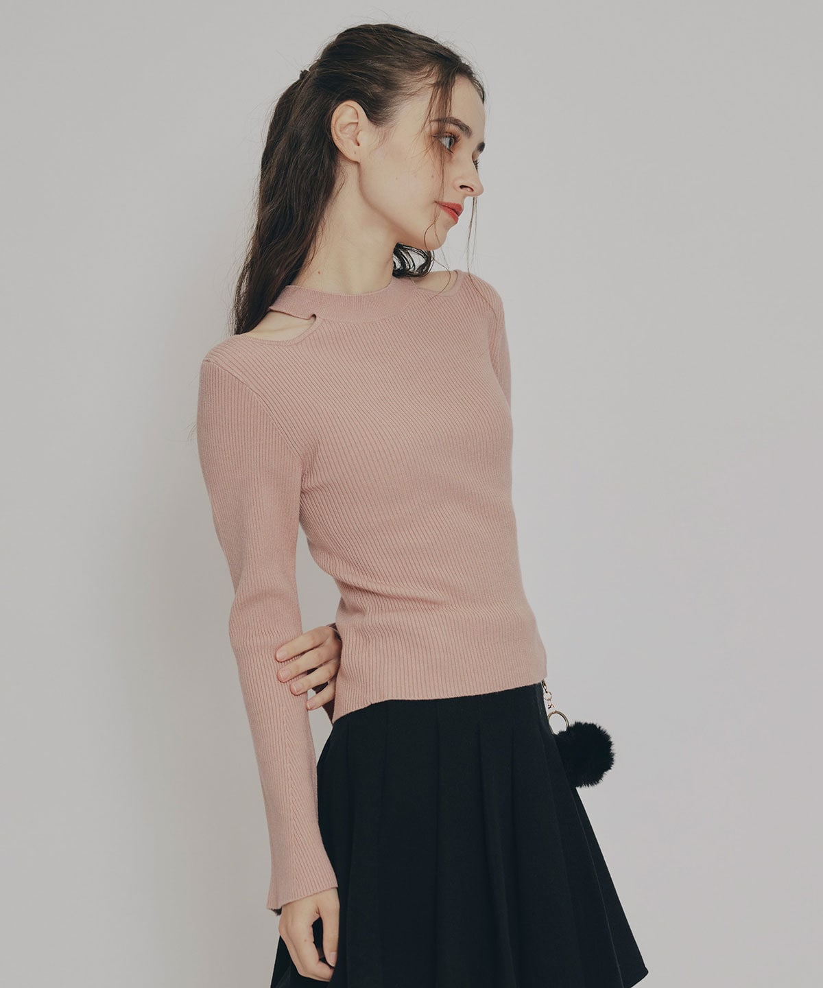 カットアウトリブニットトップス