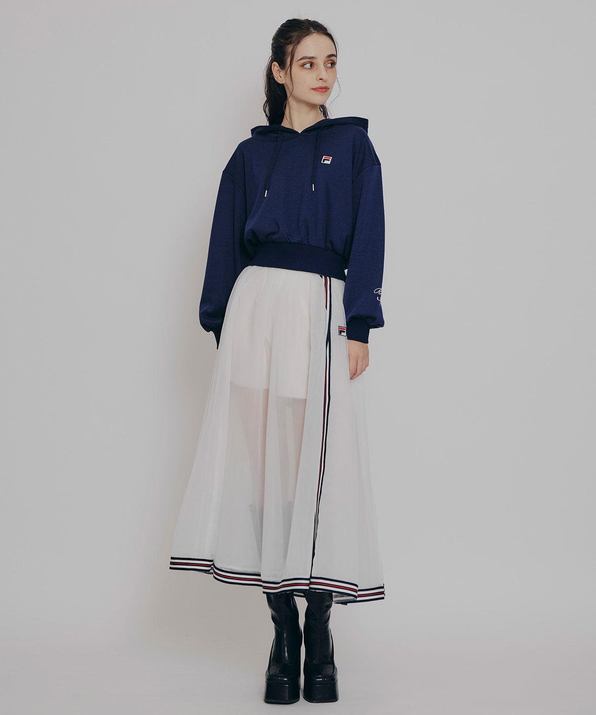 ［FILA×REDYAZEL］サガラロゴコンパクトフーディ