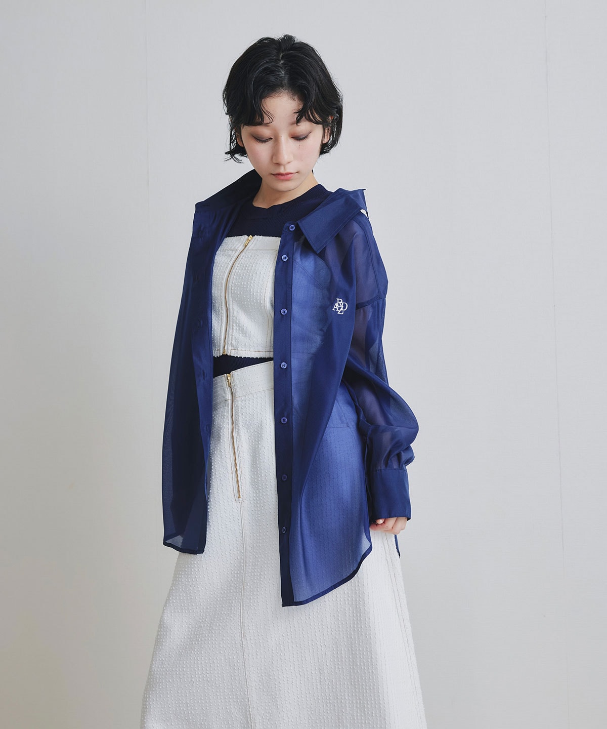 ロゴエンブロイダリーシアーシャツ
