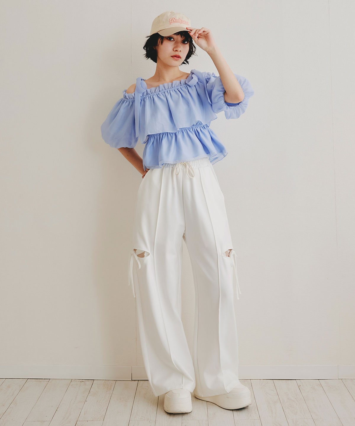 ショルダーリボンフリルオフショルブラウス