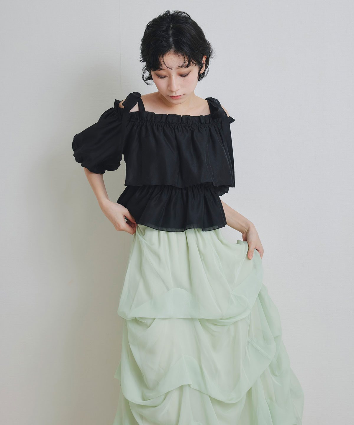 ショルダーリボンフリルオフショルブラウス