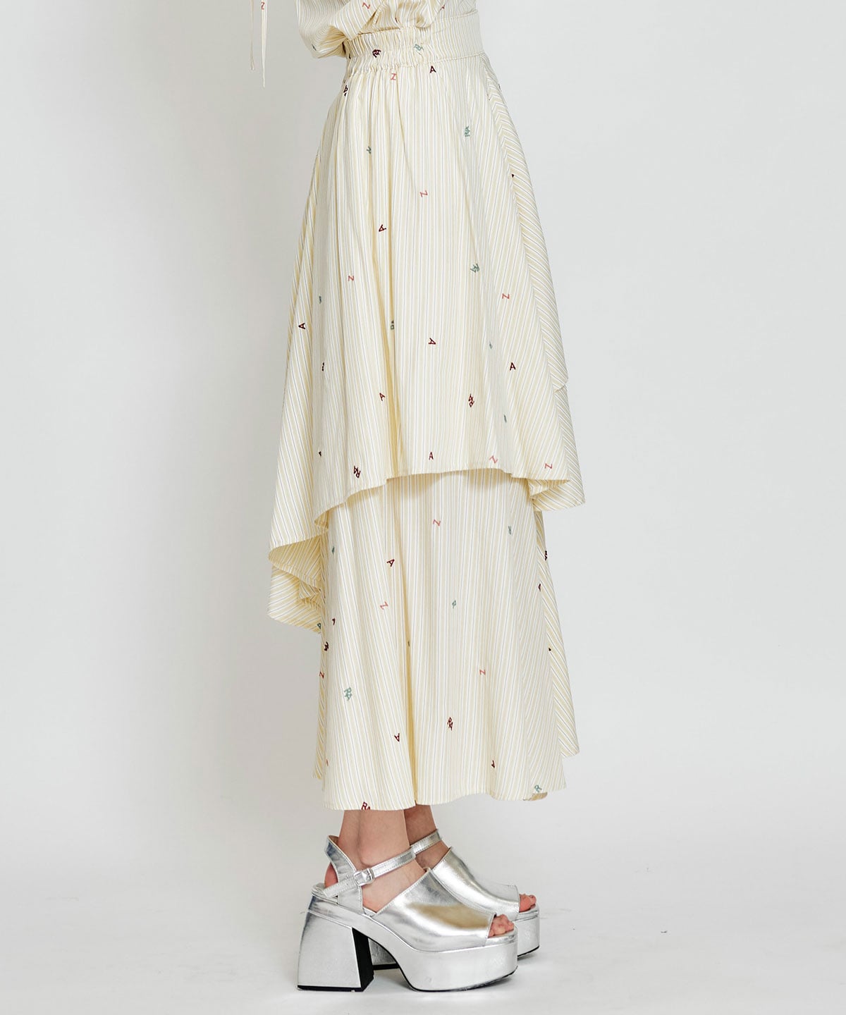 【セットアップ可能】REDYAZELアルファベットロゴ刺繍ティアードロングスカート