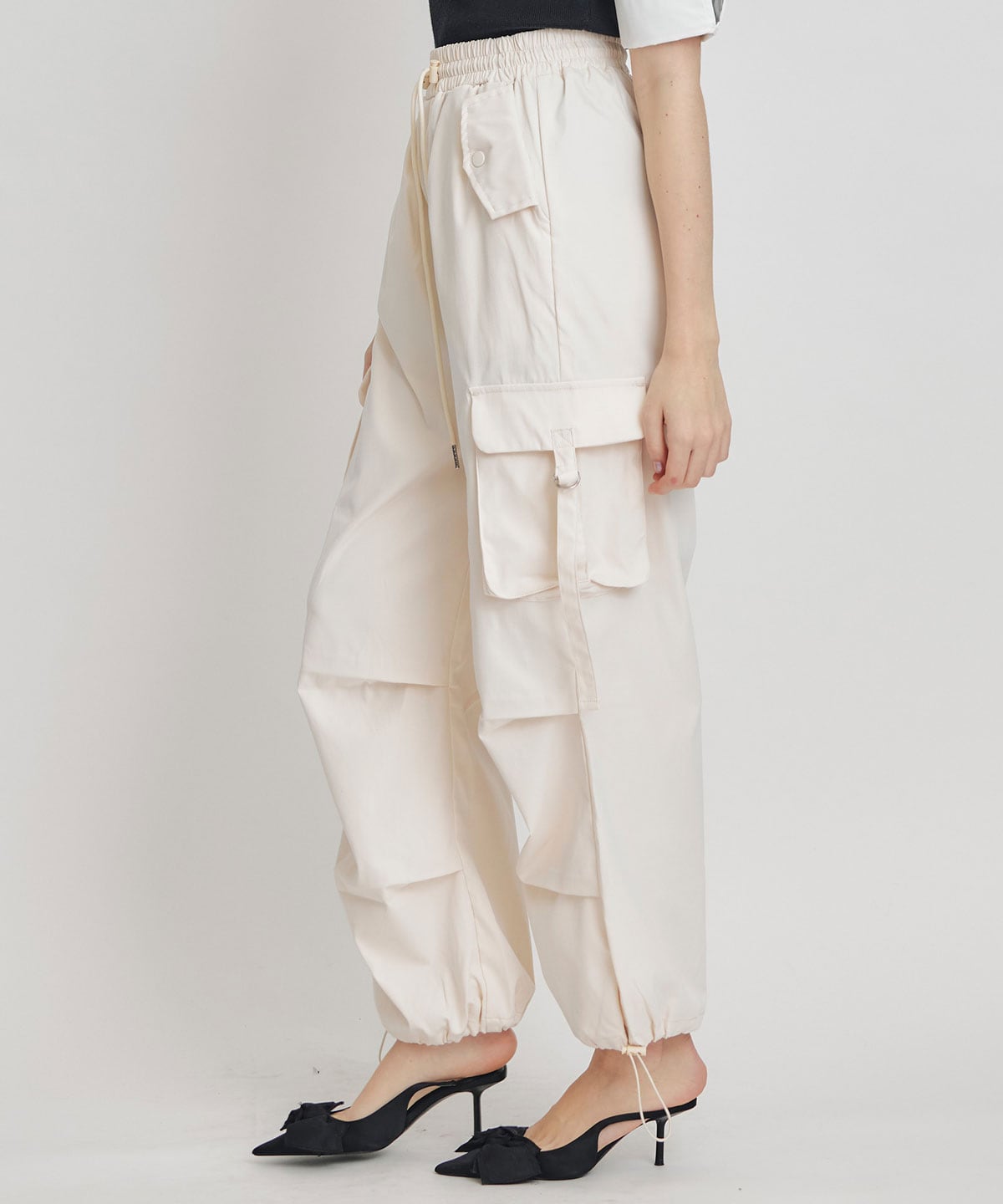 タブフラップポケットカーゴパンツ