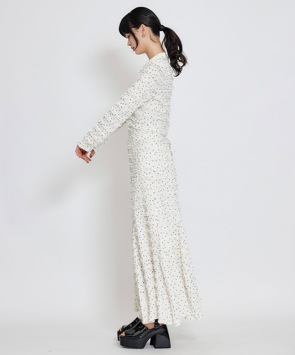 ミニフリルZIPブラウス×ミニフリルフレアロングスカートセットアップ