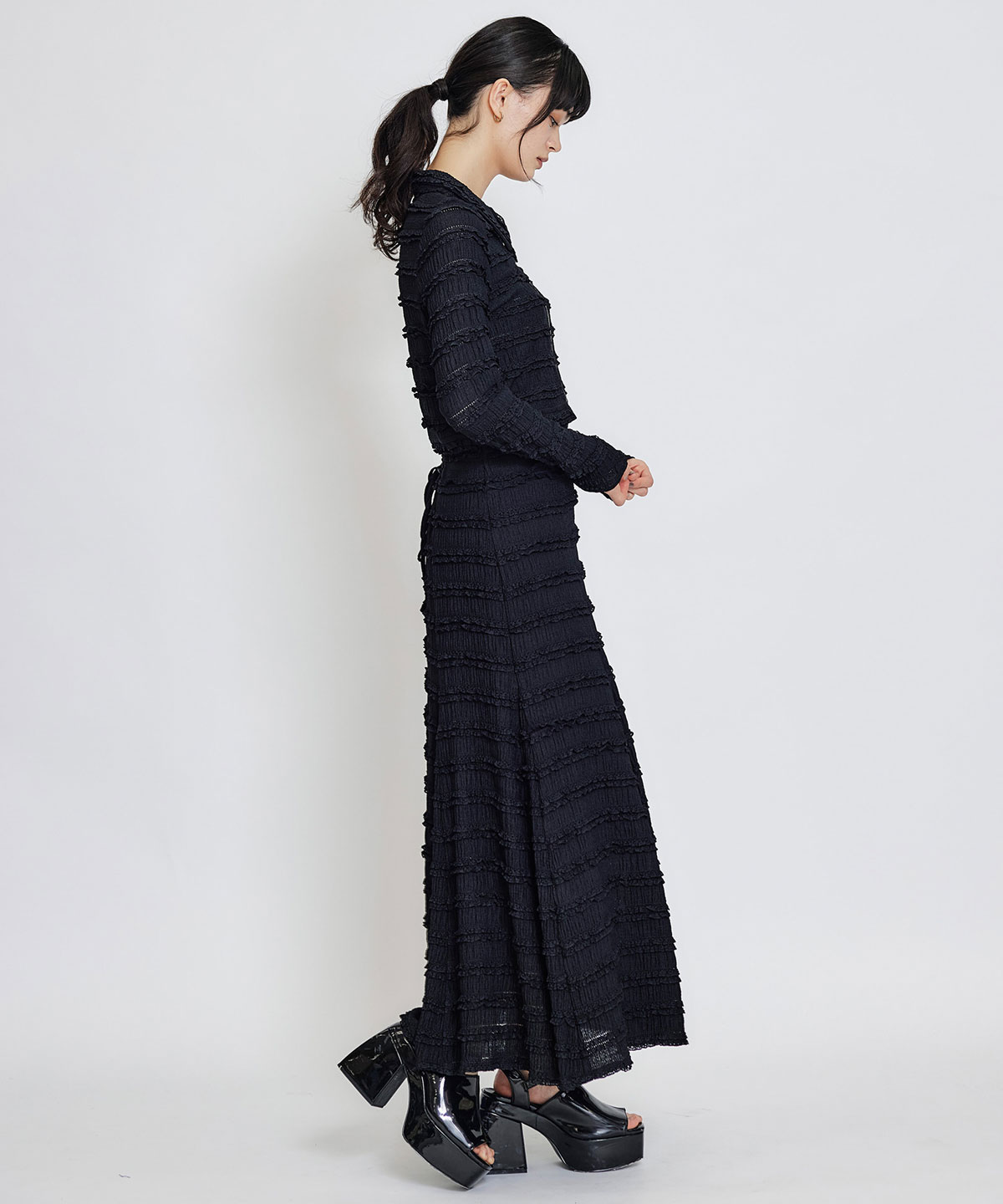 ミニフリルZIPブラウス×ミニフリルフレアロングスカートセットアップ