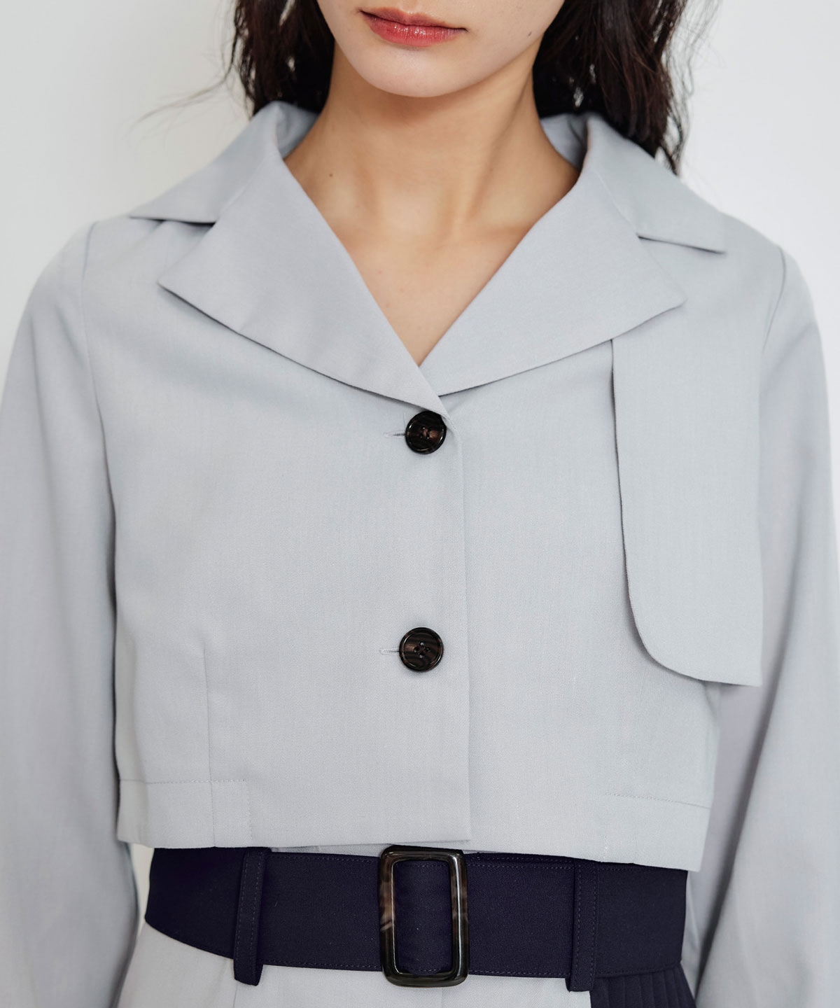 トレンチディティールショートシャツジャケット×バイカラープリーツフレアロングワンピースセットアップ