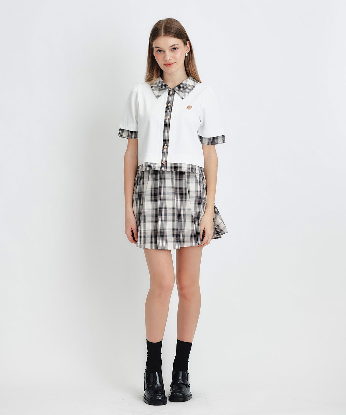 ロゴブローチブラウス×チェックプリーツミニスカートセットアップ