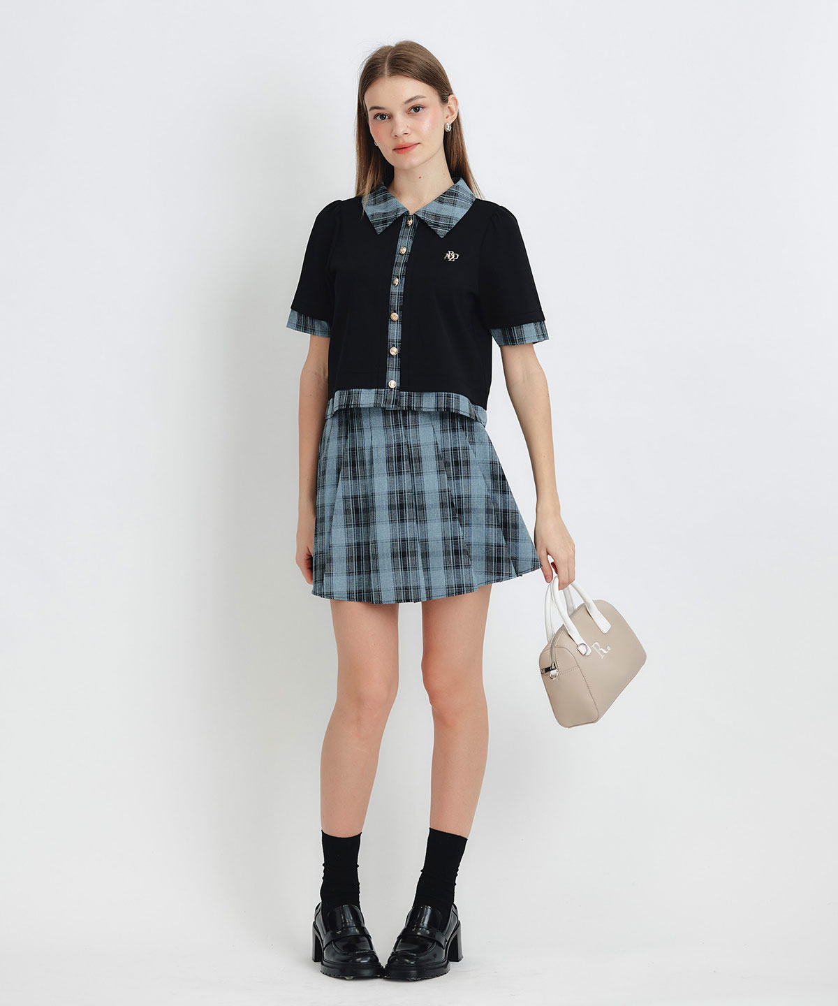 ロゴブローチブラウス×チェックプリーツミニスカートセットアップ