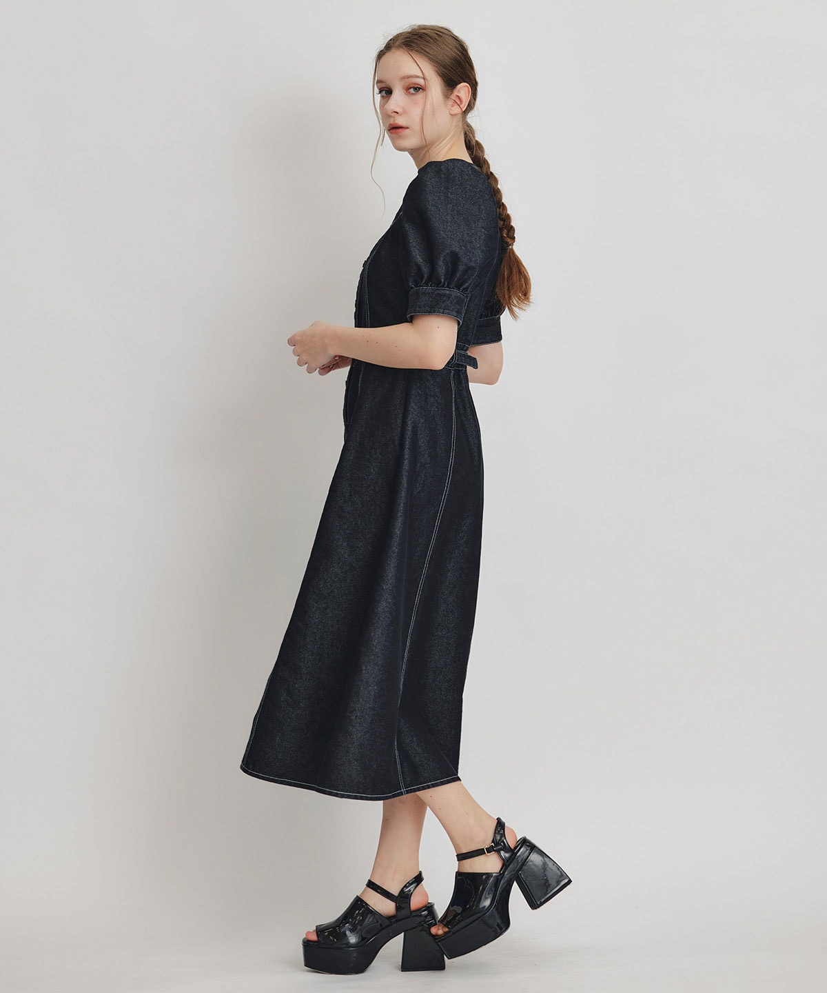 ノーカラーデニムパフフレアロングワンピース