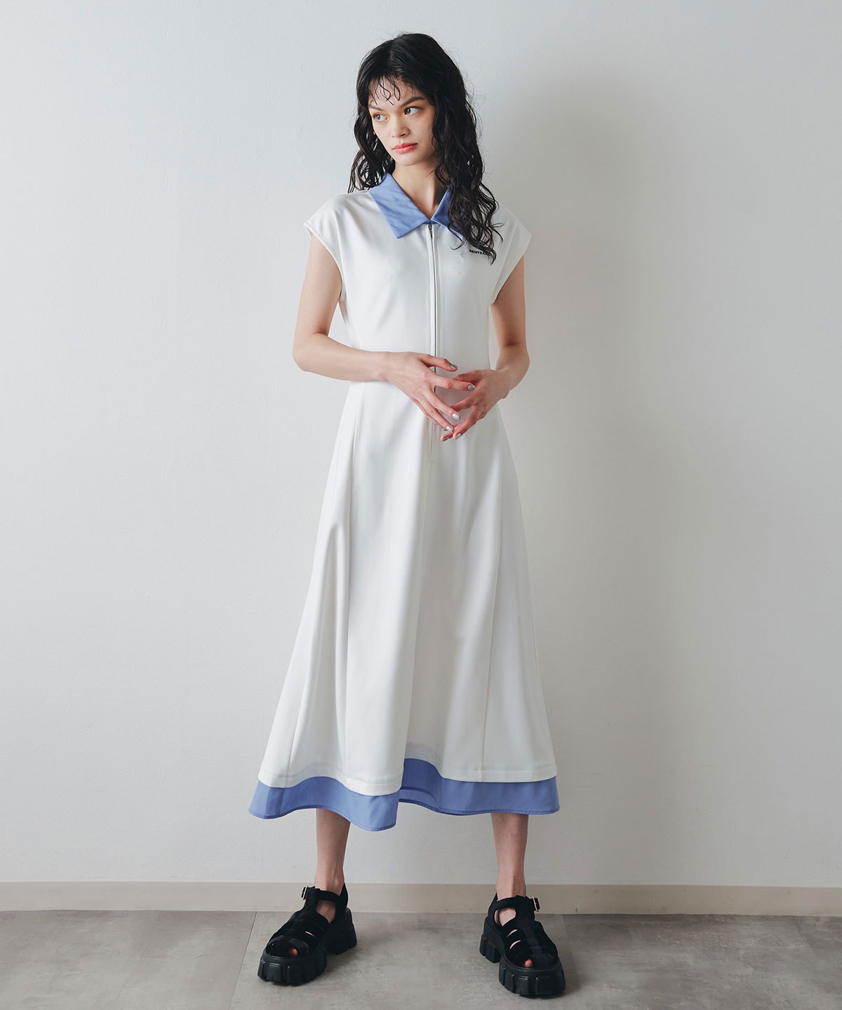 レイヤードフロントZIPバックカットフレアロングワンピース
