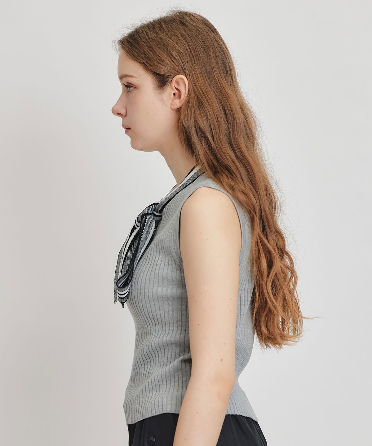 ストライプリボンタイノースリーブリブニット