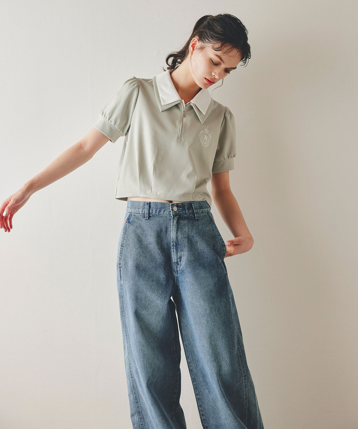 エンブレムダブルカラーカットプルオーバー