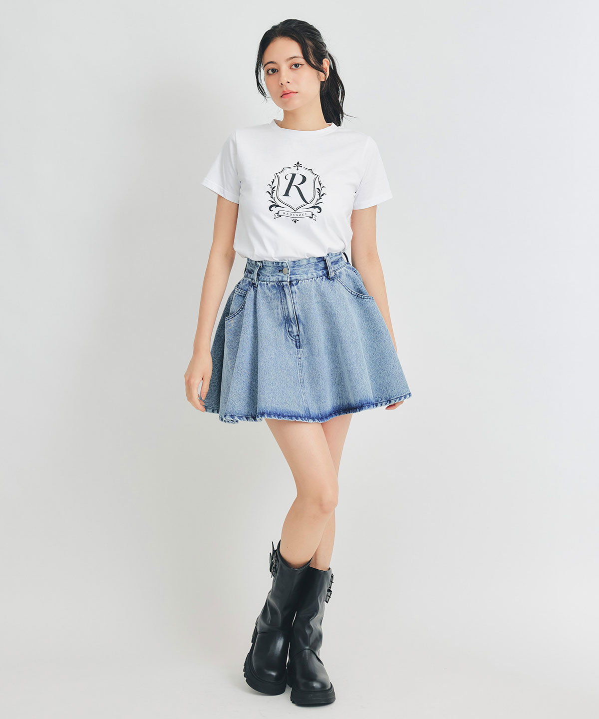 エンブレムロゴTシャツ