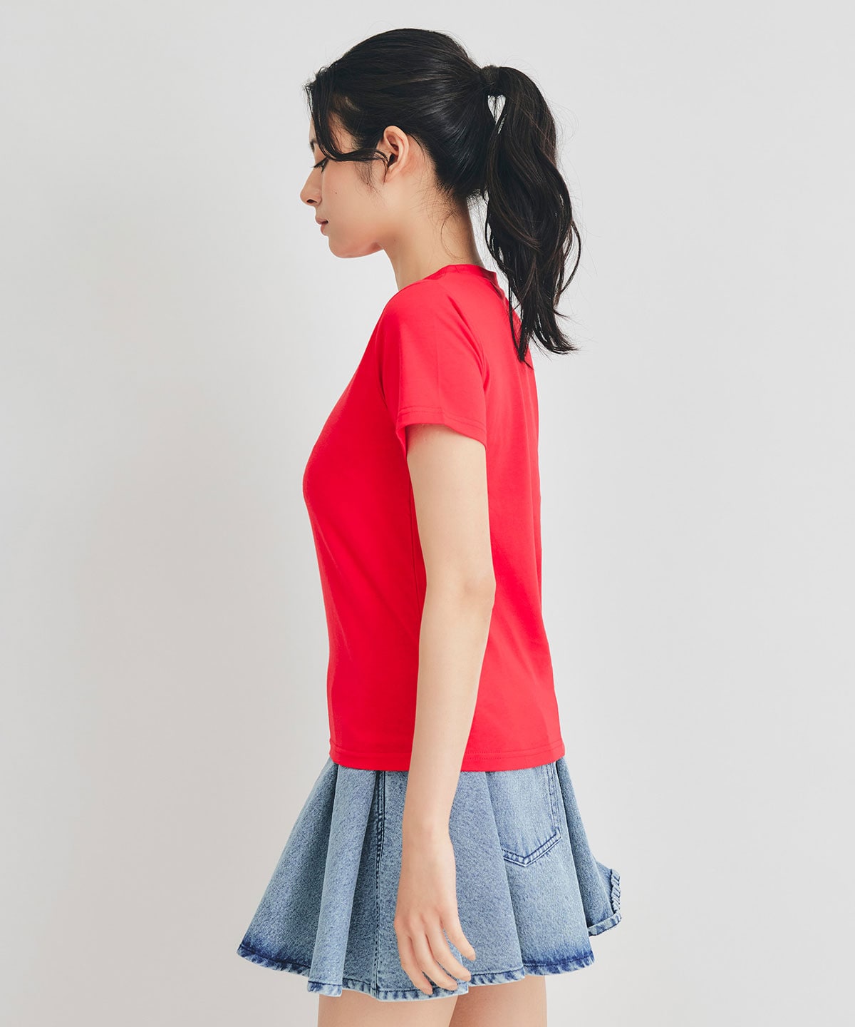 エンブレムロゴTシャツ