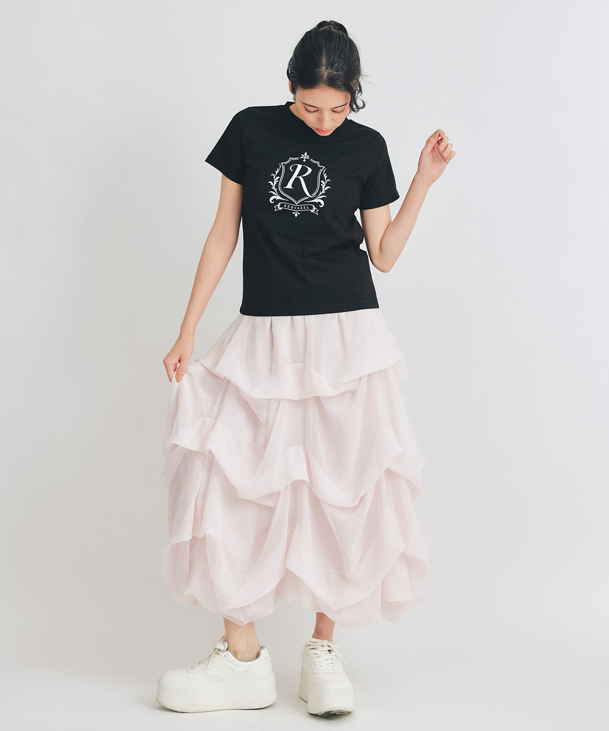 エンブレムロゴTシャツ