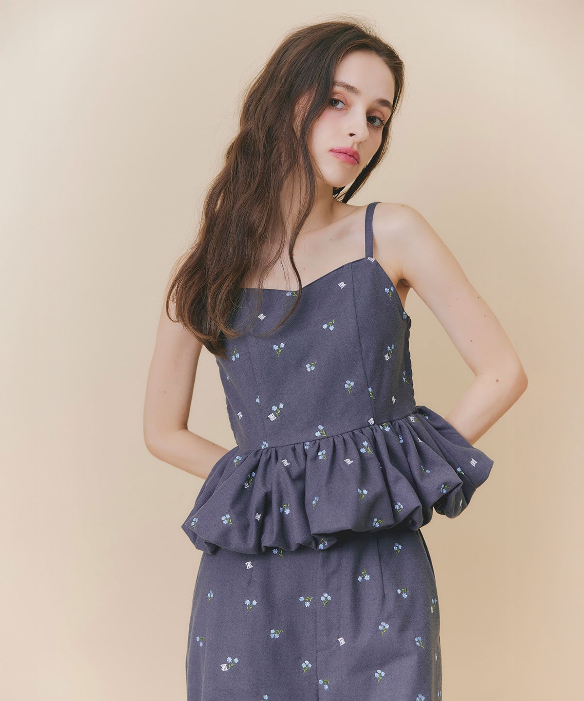 【Fleur monogram Series】フルールモノグラムエンブロイダリーバルーンペプラムビスチェ