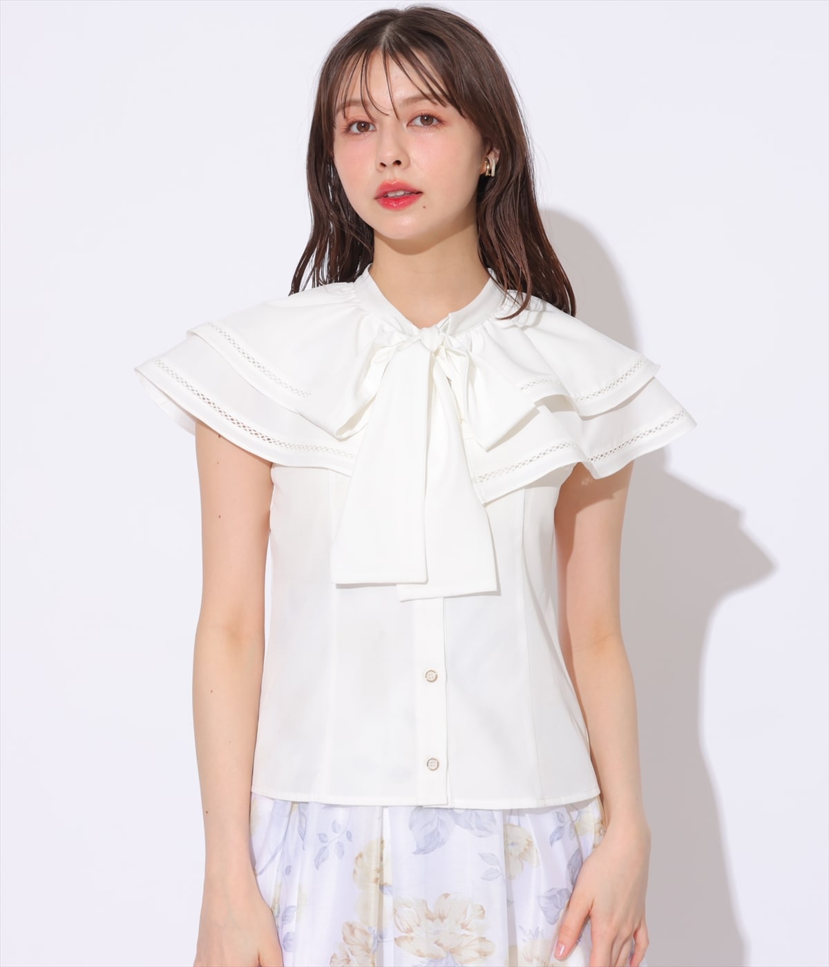 ラッフルカラーボウタイブラウス