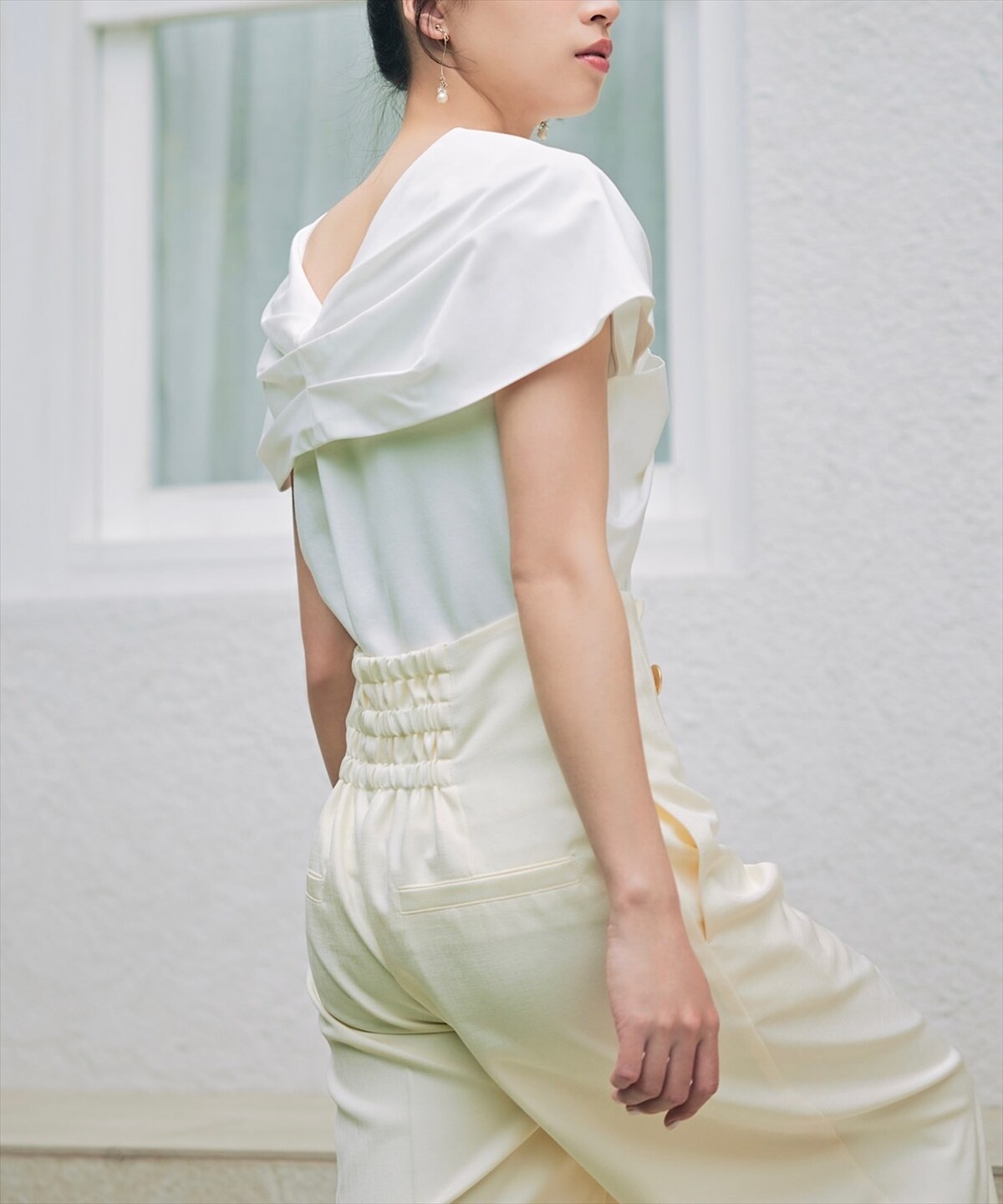 異素材ツイストディテールプルオーバー