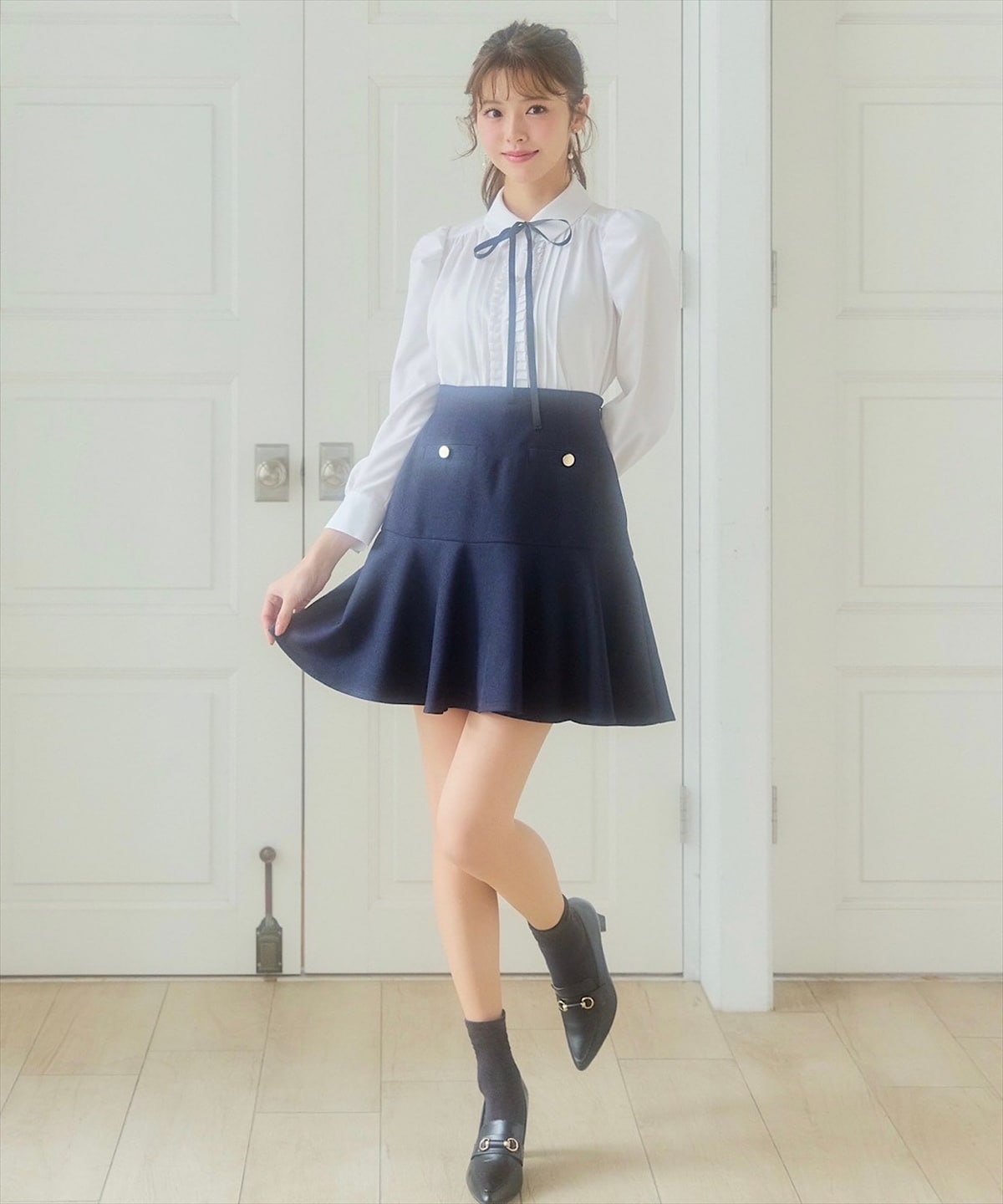 金ボタンカルゼペプラムミニスカート