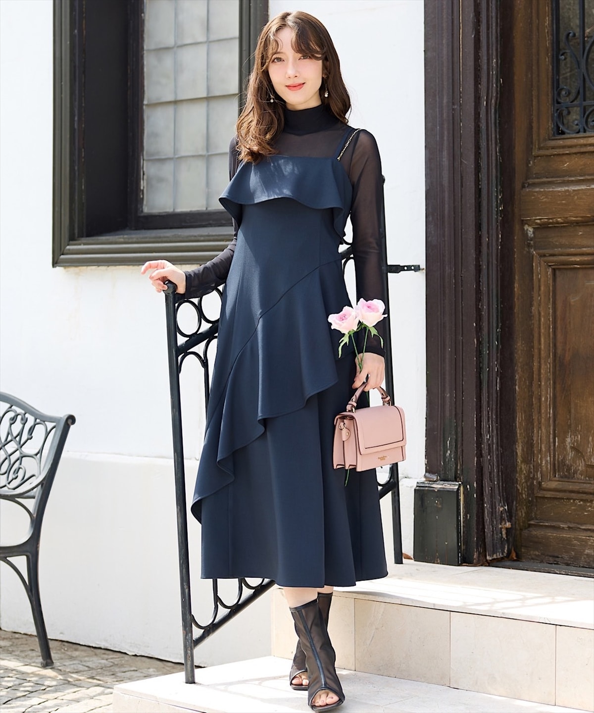 アシメフリルチェーン付きキャミワンピース