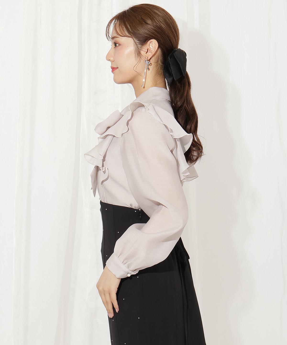 シアーラッフルボウタイブラウス