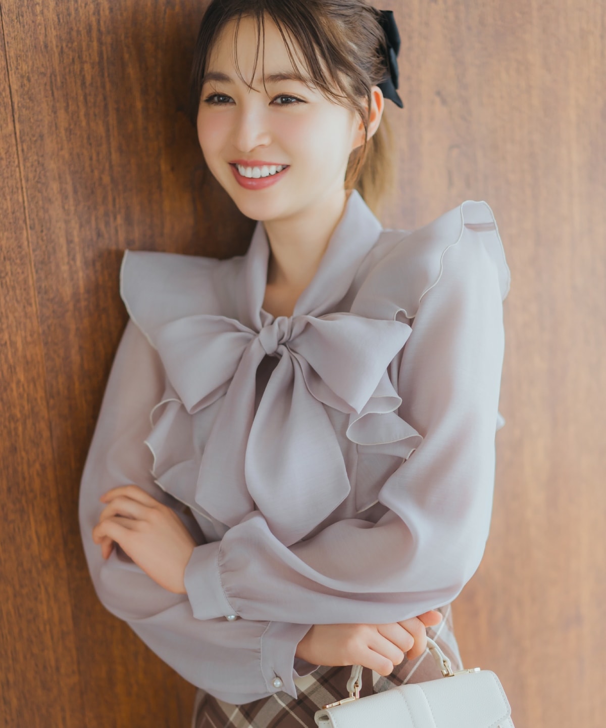 シアーラッフルボウタイブラウス