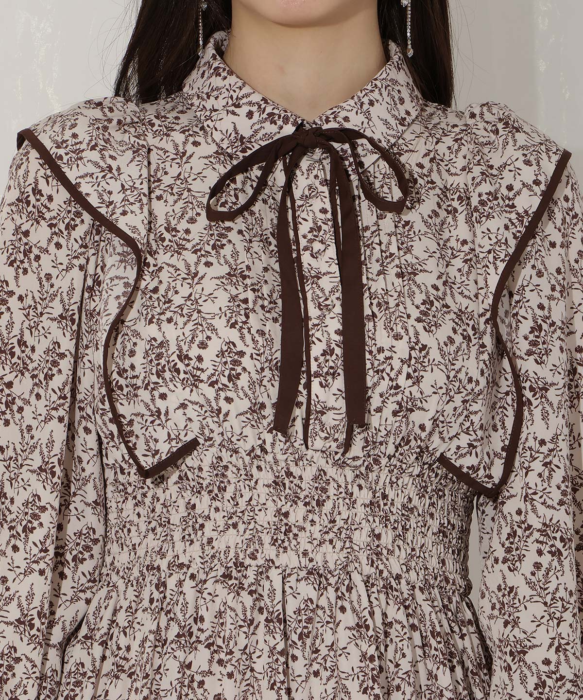 ティアード切り替えパイピングフリルワンピース