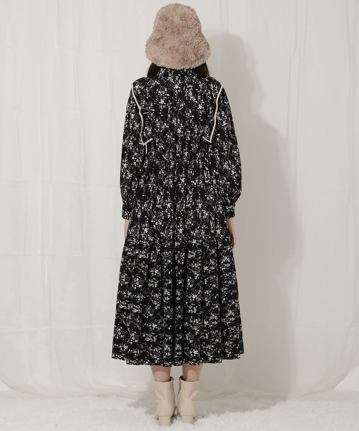 ティアード切り替えパイピングフリルワンピース