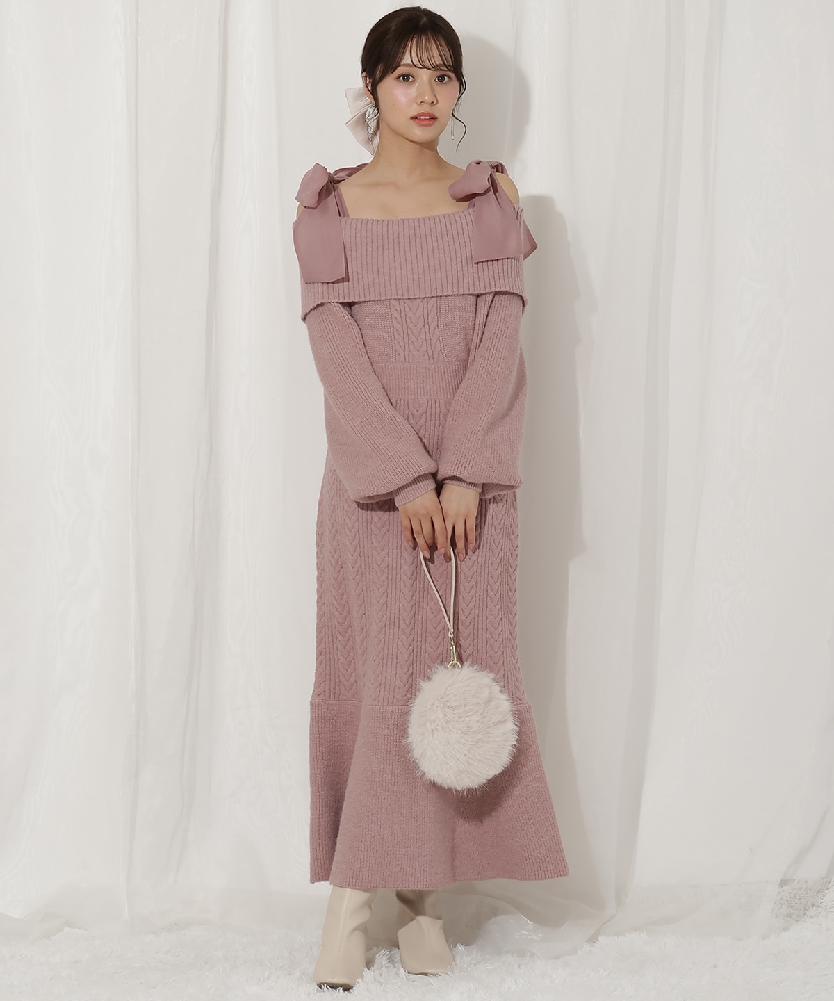 肩リボンケーブルニットワンピース