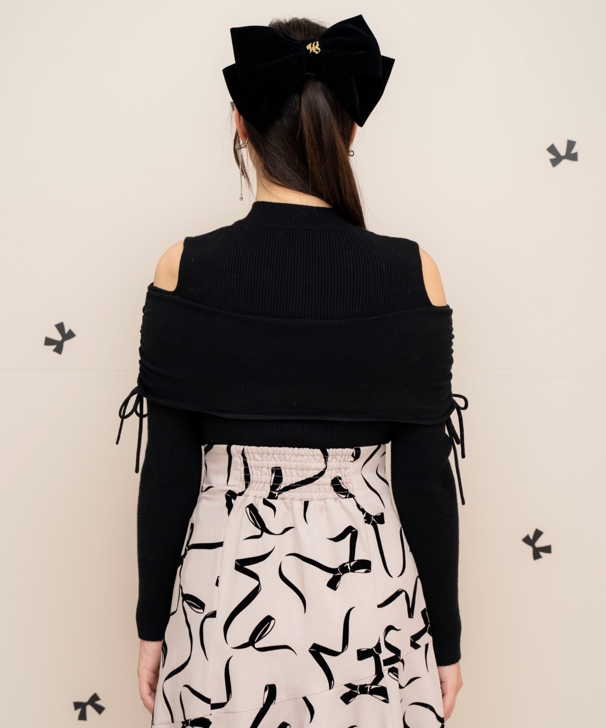 ギャザーリボンオフショルニット