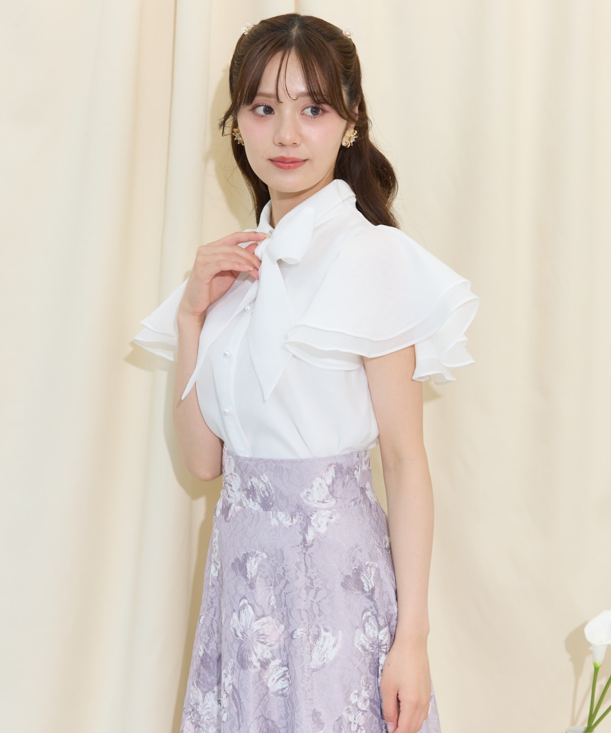 フレアスリーブリボンタイブラウス