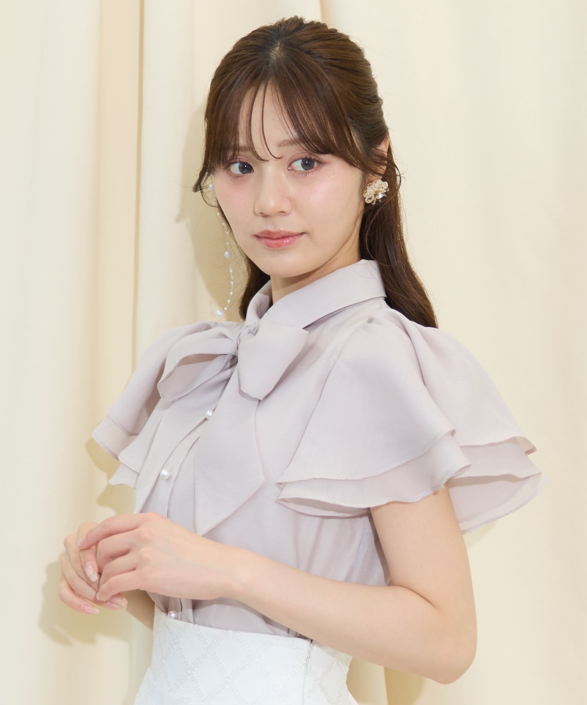 フレアスリーブリボンタイブラウス