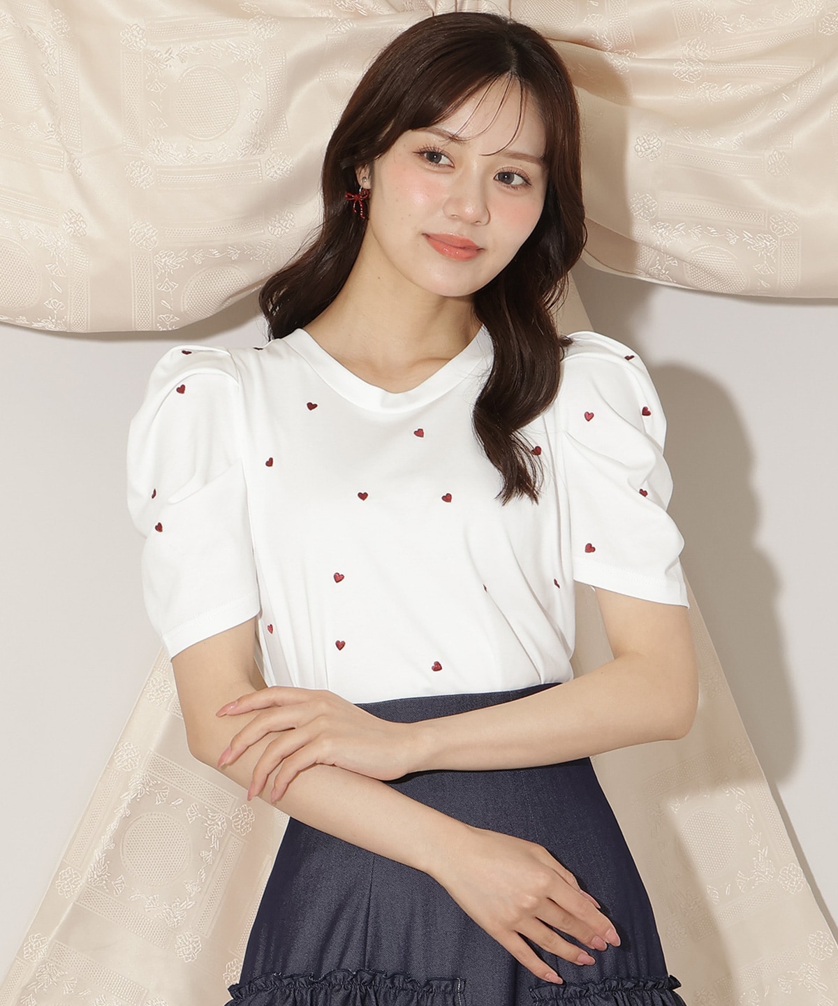 ハート刺繍タックスリーブTシャツ