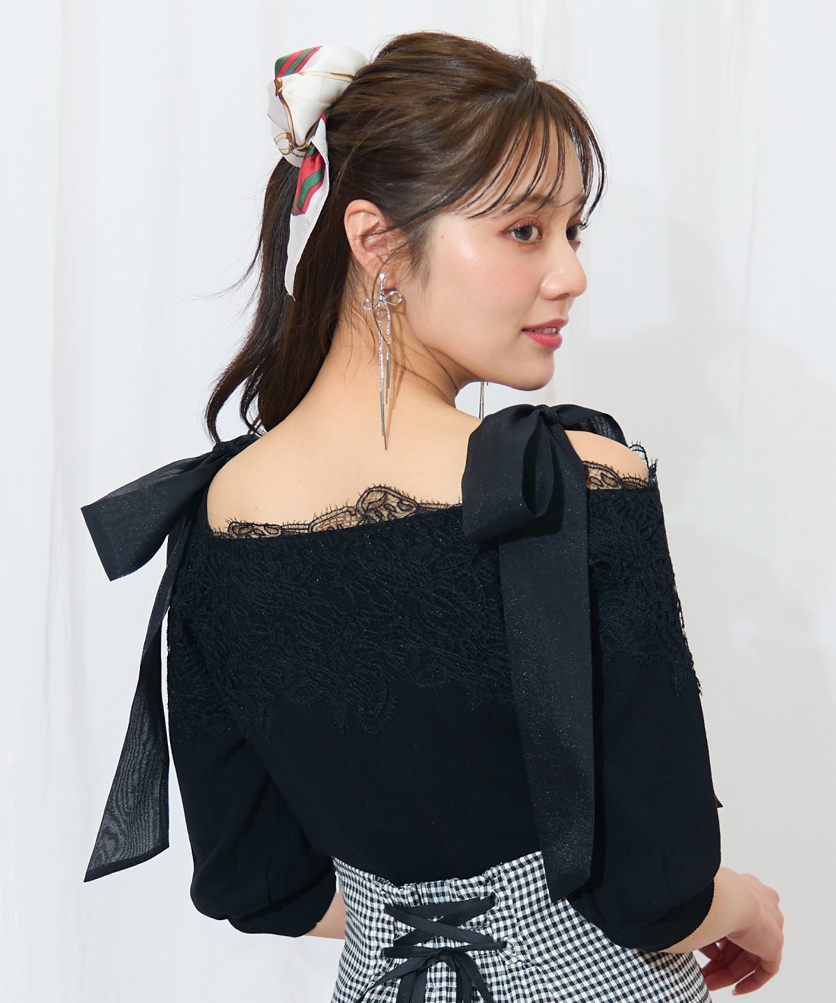 レーストリミング肩リボンニット