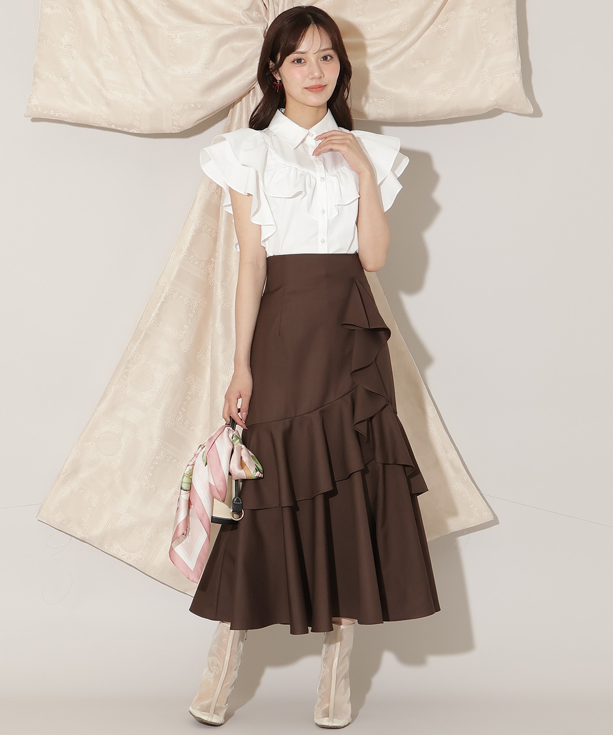 ラッフルティアードヘムスカート